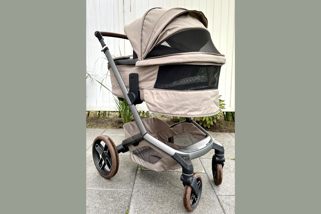 Der Kinderwagen "Fame" besticht durch Design, Funktionalität und praktische Features.