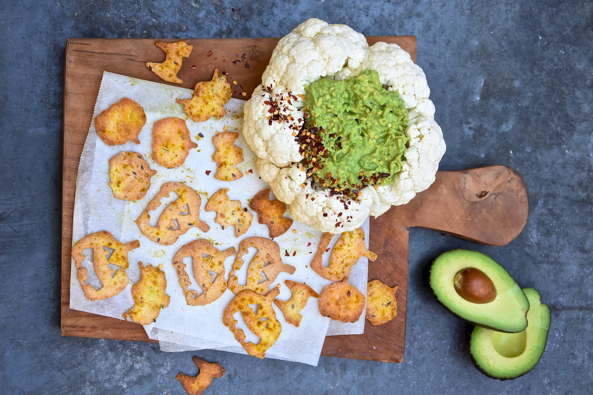 Mit Guacamole gefüllter Blumenkohl.