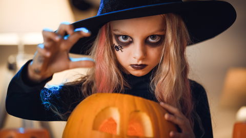 Halloween-Namen: 40 magische Vornamen für Mädchen und Jungen