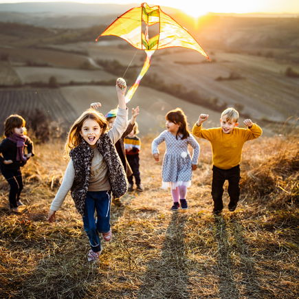 Drachen steigen lassen – auch mit kleinen Kindern: Die besten Tipps