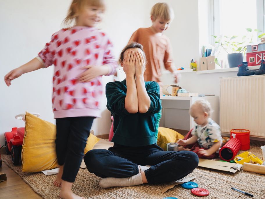 Wilde Kinder, geschaffte Mama.
