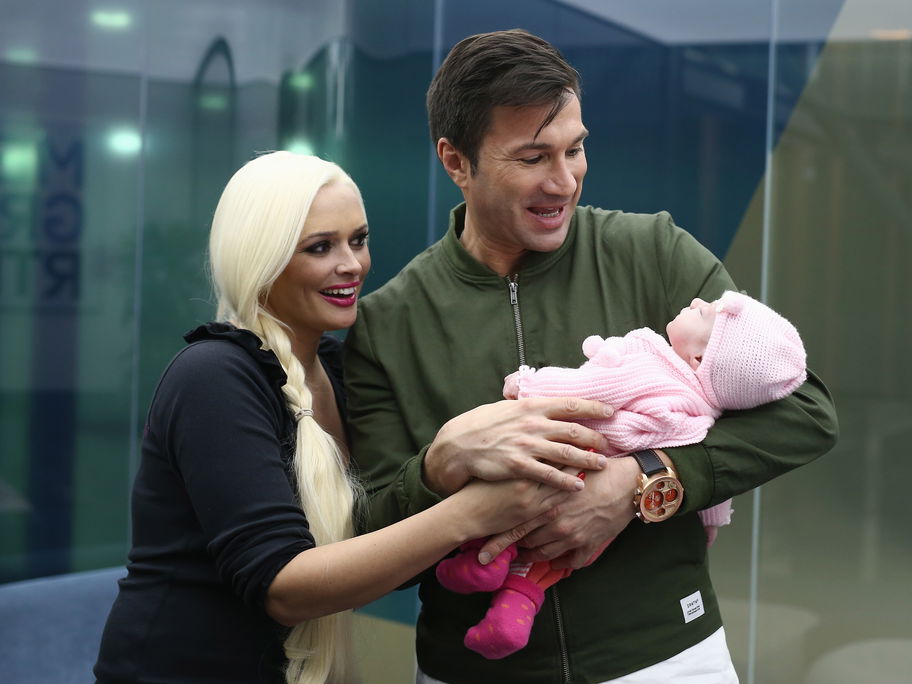 Daniela Katzenberger mit Lucas Cordalis und ihrem Baby