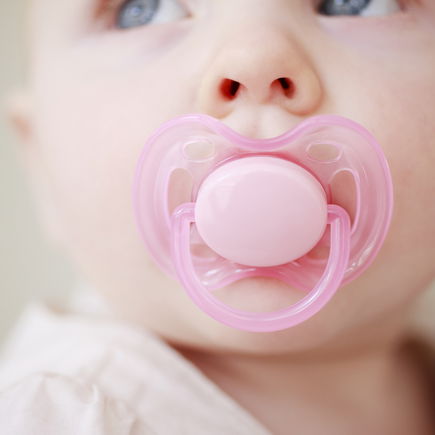 Erstickungsgefahr: Dringender Rückruf für beliebte Baby-Schnuller