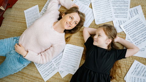 Pädagogin: "Warum Musik im Familienalltag unentbehrlich ist"