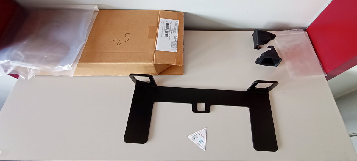 Bild eines im Internet bestellten Universal-Isofix-Adapters.