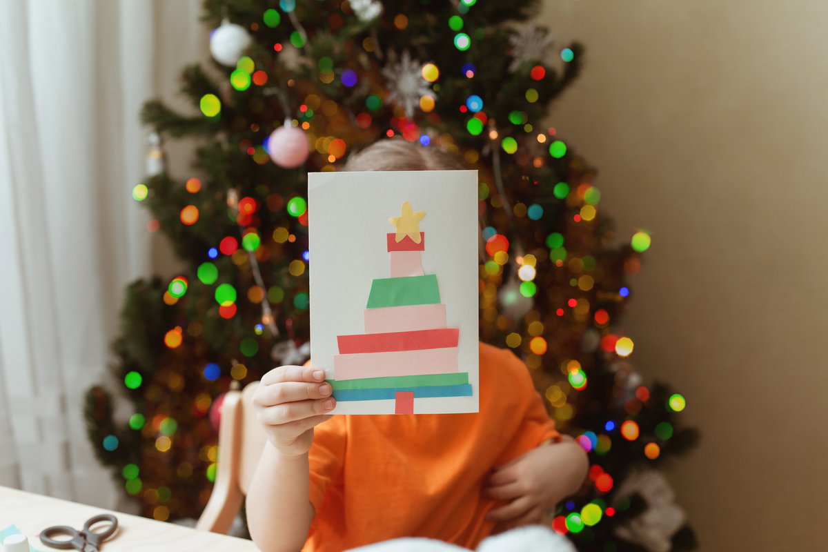 Eine selbstgebastelte Weihnachtskarte von einem Kind