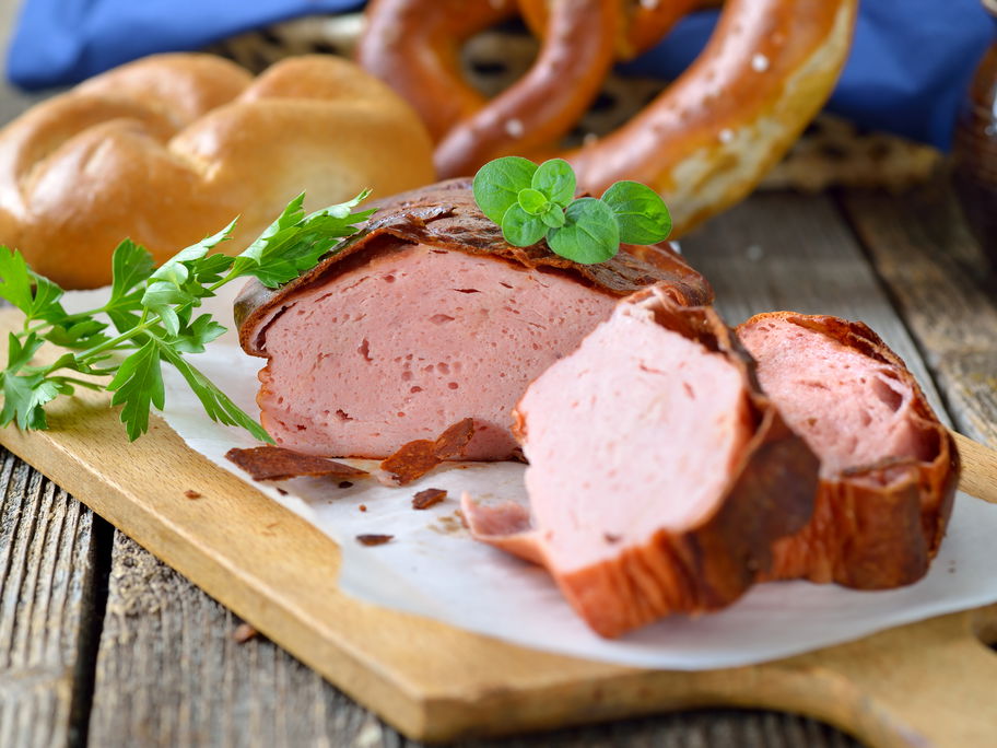 Brettchen mit Leberkäse