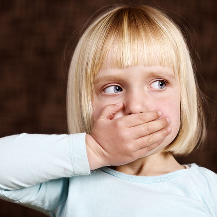 Die unterschätzte Gefahr in Omas Handtasche: So schützen Eltern ihre Kinder