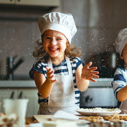 Tipps zum Plätzchen backen mit Kindern – plus das wohl einfachste Rezept der Welt!