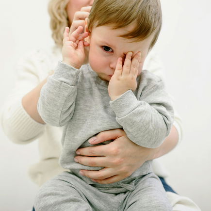 Meningitis: Warnzeichen, die Eltern kennen sollten