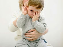 Meningitis: Warnzeichen, die Eltern kennen sollten