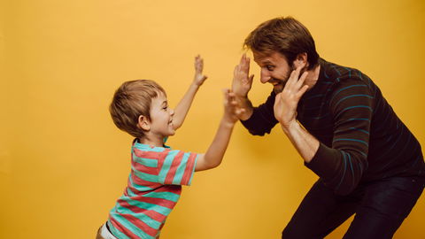 "Haha, Papa!" Hier kommen die 40 besten Dad Jokes aller Zeiten ...