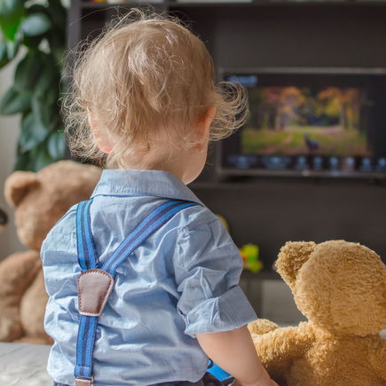 Mediziner warnt: Beliebte Kindersendung kann der kindlichen Gehirnentwicklung schaden!