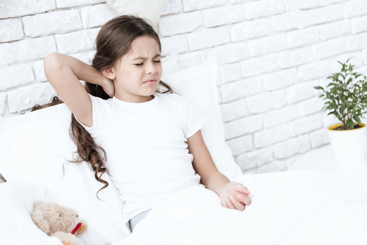 Typisches Symptom: Nackensteifigkeit.