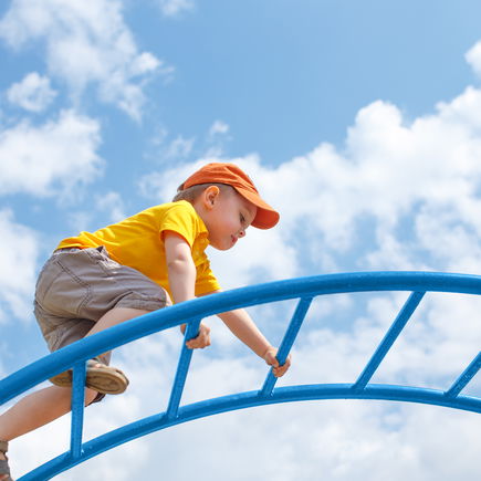 Außer Rand und Band: Warum Übermut bei Kindern ein wichtiges Alarmsignal ist