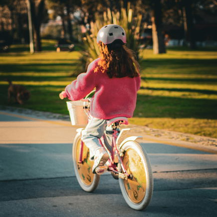 Wie lange dürfen Kinder mit dem Fahrrad auf dem Bürgersteig fahren?