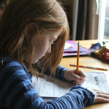 Bildungsforscher zweifelt die Wirkung von Hausaufgaben in der Grundschule an