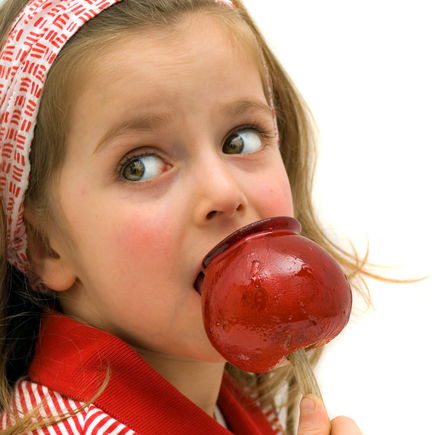 Jahrmarkt-Saison: Aktuelle Warnung vor Liebesäpfeln für Kinder!