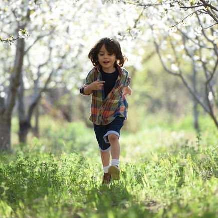 Schöne Vornamen für Jungen, die im Frühling geboren werden