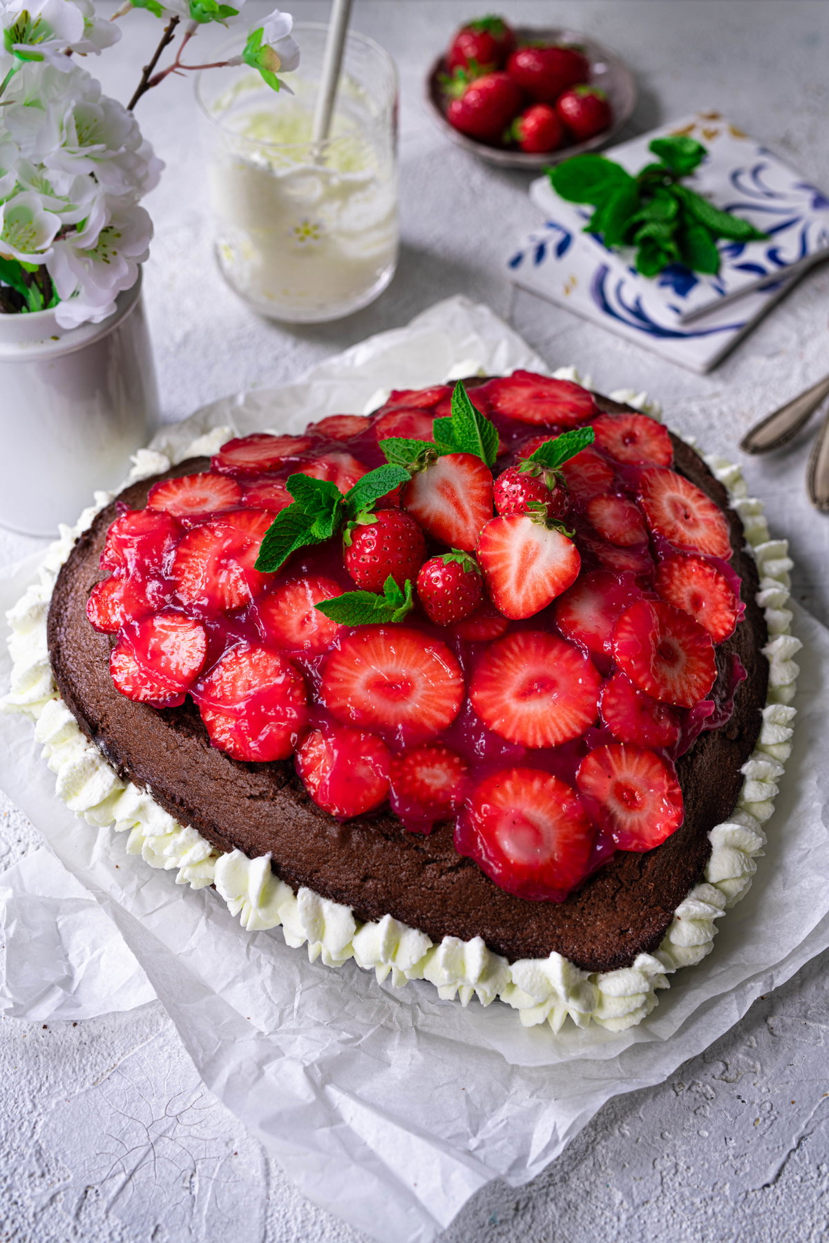 Erdbeer-Herzkuchen zum Muttertag.