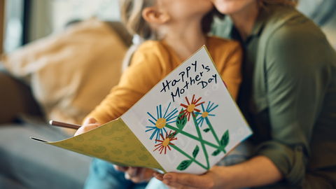 Muttertagskarten zum Ausmalen und Geschenkanhänger zum Ausdrucken: Die kommen von Herzen!