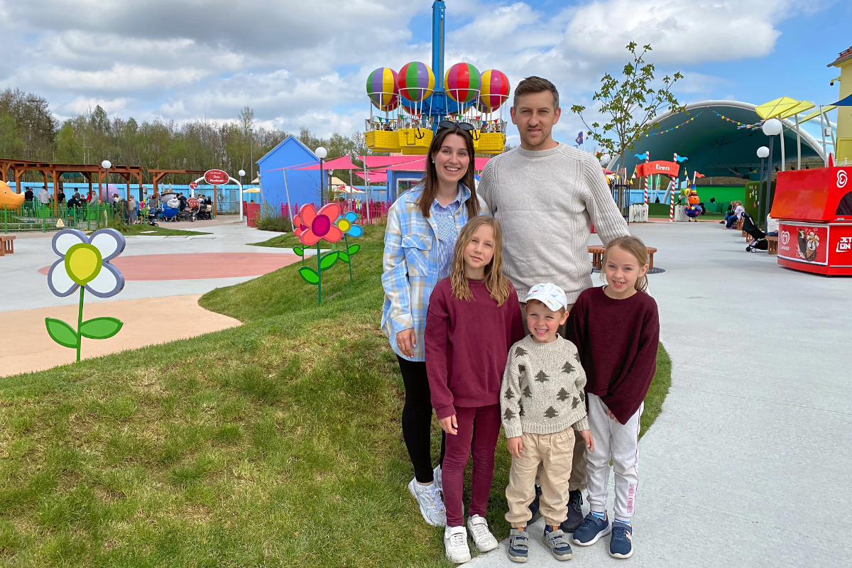 Die Kids von Mama Angelika hatten viel Spaß und viele tolle Erlebnisse im PEPPA PIG Park Günzburg.
