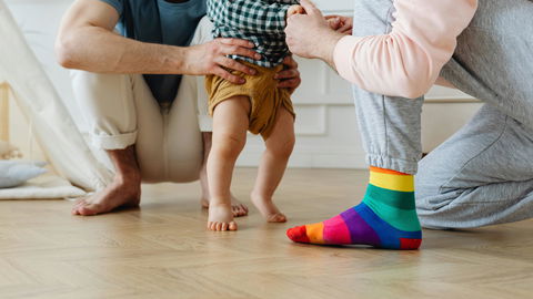 Warum Babys barfuß laufen lernen sollten