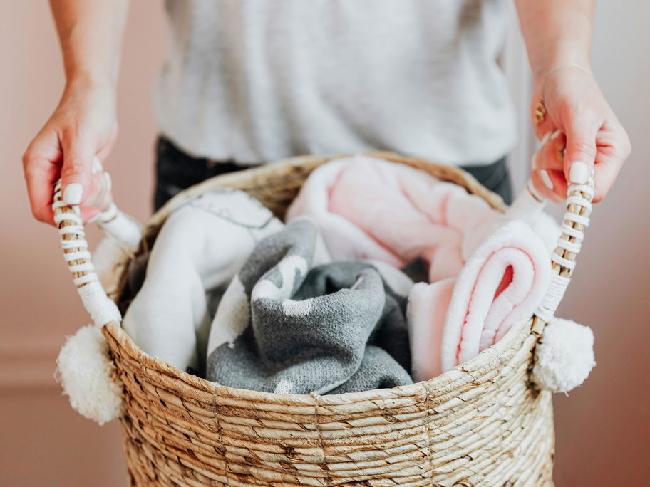 Wie wäscht man Babykleidung richtig?