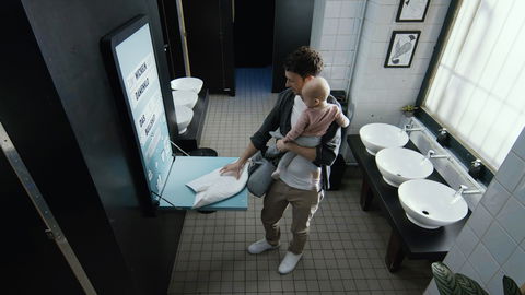 Wir brauchen noch mehr Wickeltische auf Männertoiletten!