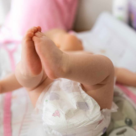 Grüner Stuhlgang bei gestillten Babys: Was bedeutet das?