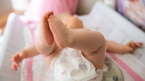 Grüner Stuhlgang bei gestillten Babys: Was bedeutet das?