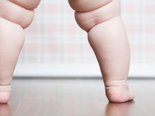 Dickes Baby: Ab wann ist Babyspeck nicht mehr niedlich?