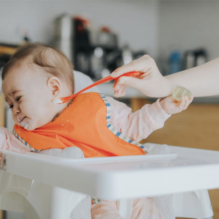 Ab wann dürfen Babys frühestens Beikost bekommen?