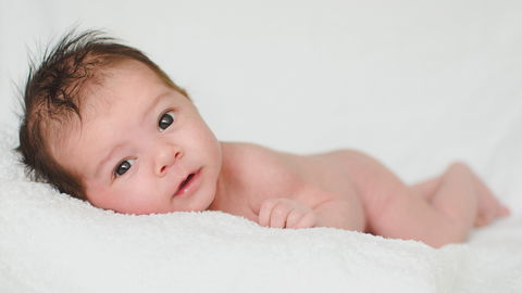 Was dein Baby im zweiten Monat schon alles kann