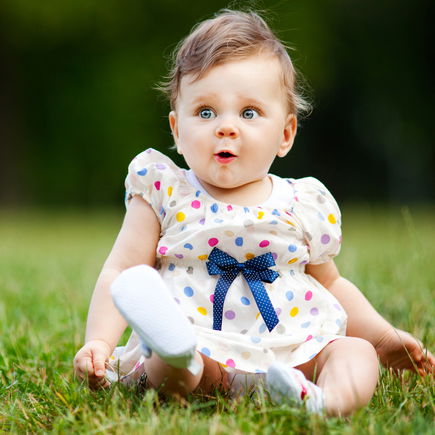 Huch, es gibt Babys, die Angst vor Gras haben ...