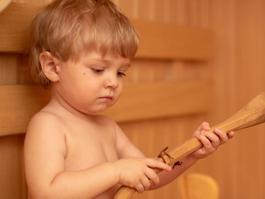 Ein Baby in der Sauna ist ein seltener Anblick.