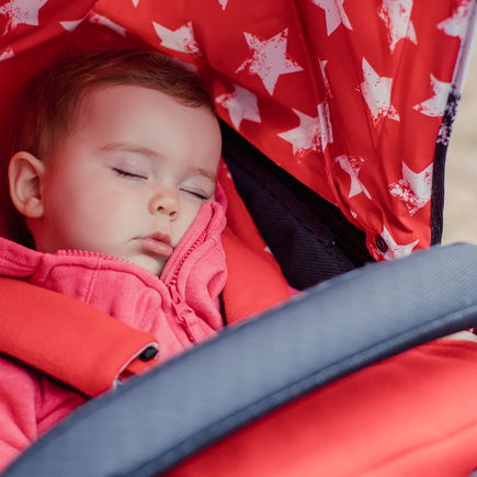 Frische Luft bei Fieber – hilft das dem Baby?