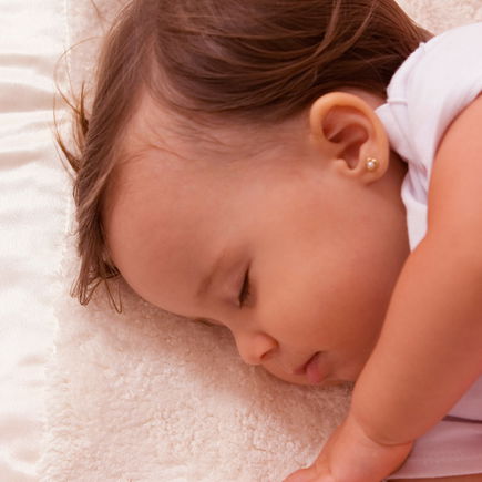Dem Baby Ohrlöcher stechen lassen – süß oder absurd?