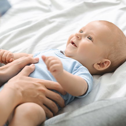 Bauchschmerzen beim Baby kennen wohl die meisten Eltern. Was tun?