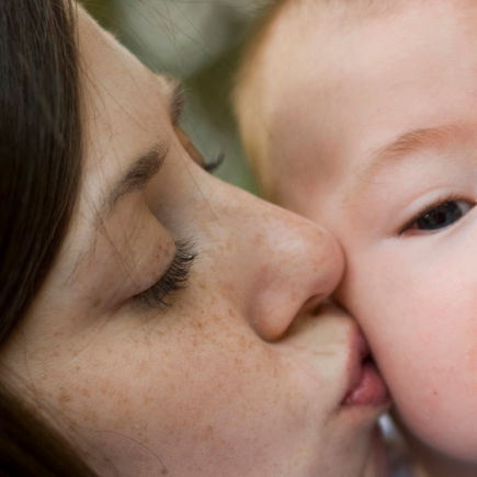 Was ist eigentlich ein Storchenbiss beim Baby?
