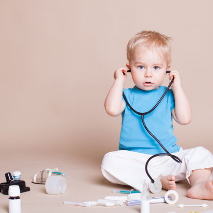 Eine Hebamme weiß: Das gehört wirklich in die Hausapotheke für Babys