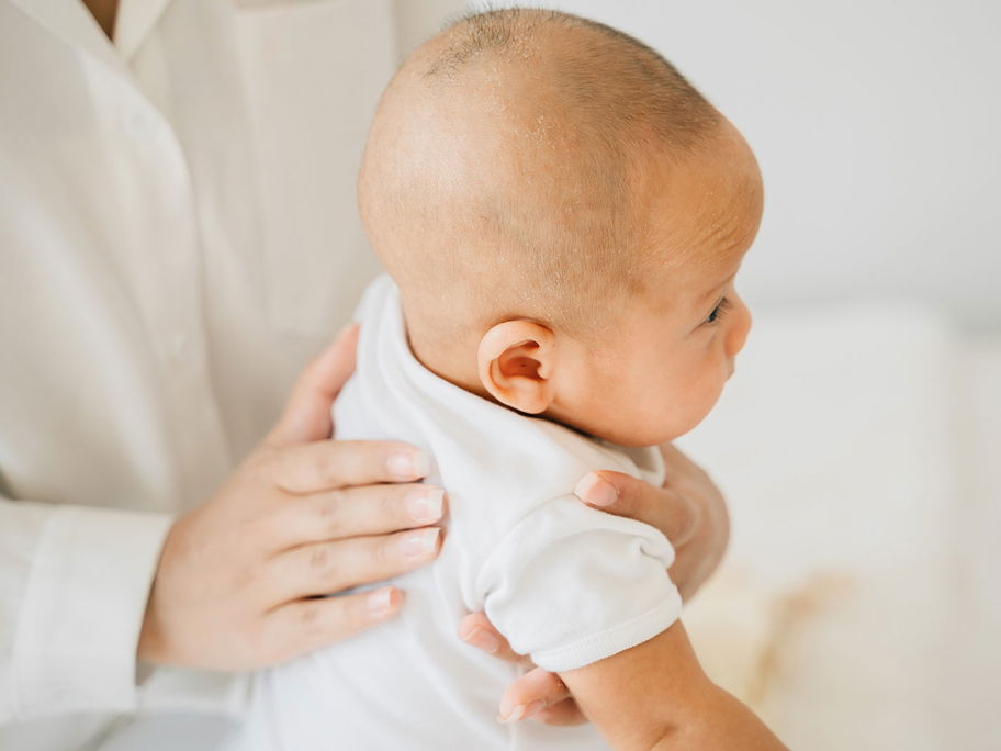 Oft stört die Eltern der Schluckauf der Kleinen mehr als die Babys selbst.