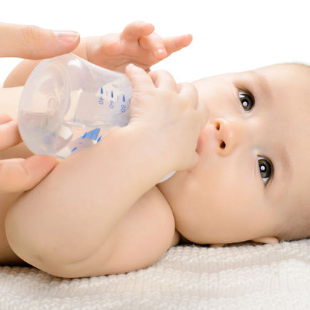 Wasservergiftung: Warum kleine Babys kein Wasser trinken sollten