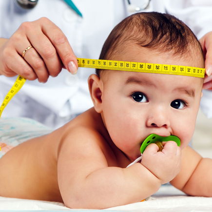 Wasserkopf bei Baby und Kind: Ursachen, Symptome und Behandlung