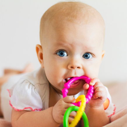 (Kalte) Schnuller und Co als Zahnungshilfe fürs Baby