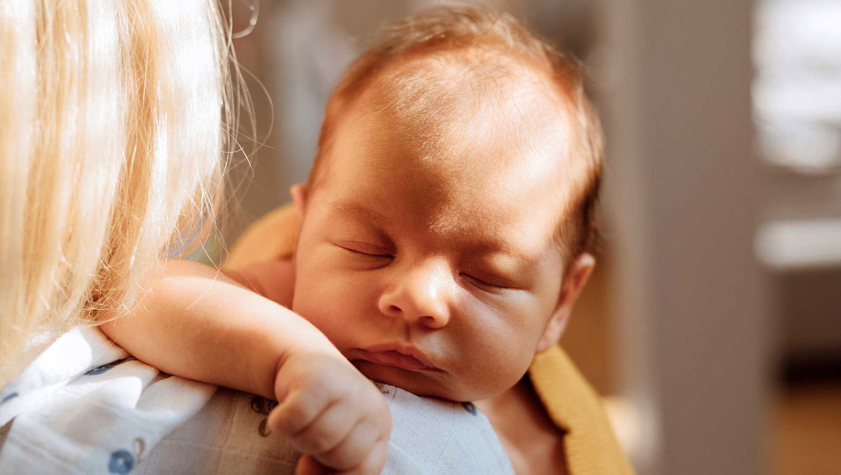 Hach, ist das herrlich von Mama herumgetragen zu werden!