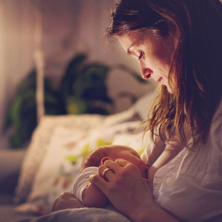"Dreamfeeding": Im Halbschlaf stillen für eine ruhige Nacht?