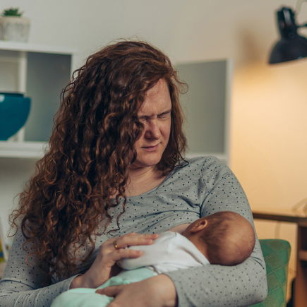 Milchstau lösen: So könnt ihr vorbeugen oder lindern