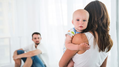 Mann kümmert sich nicht ums Baby – wie damit umgehen?