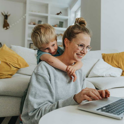 Ideen, womit sich Mamas in der Elternzeit selbstständig machen